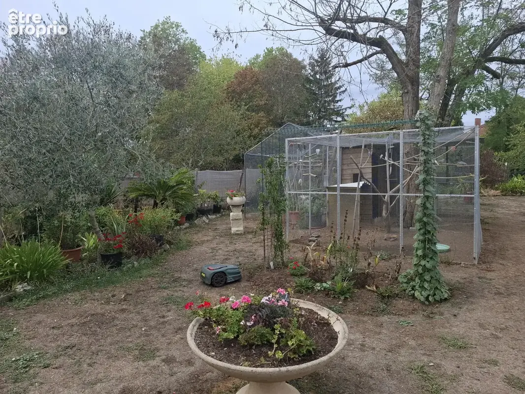 Maison familiale avec terrain et garage - photo 11