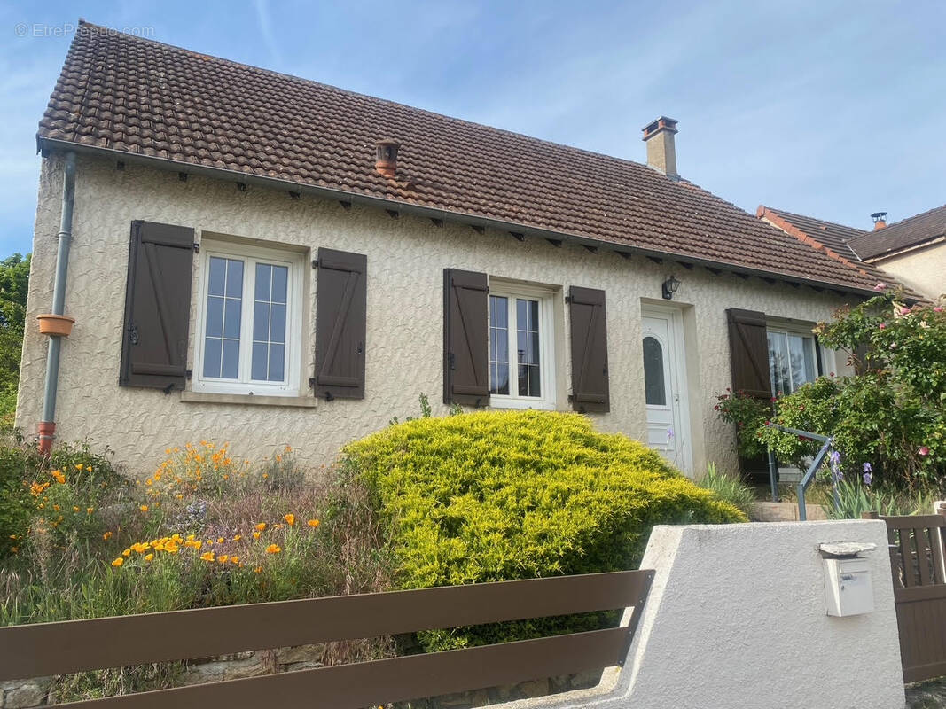 Maison à YZEURE