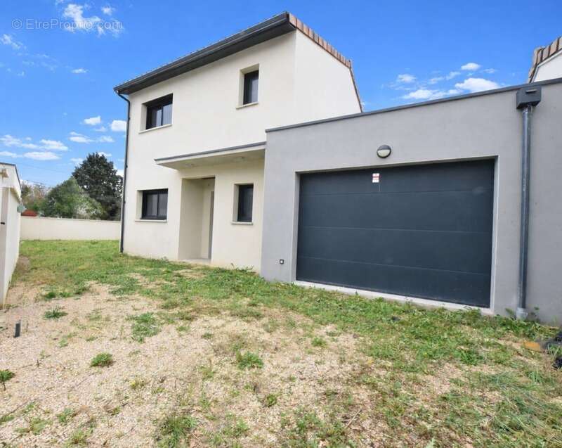 Maison à BRUGUIERES