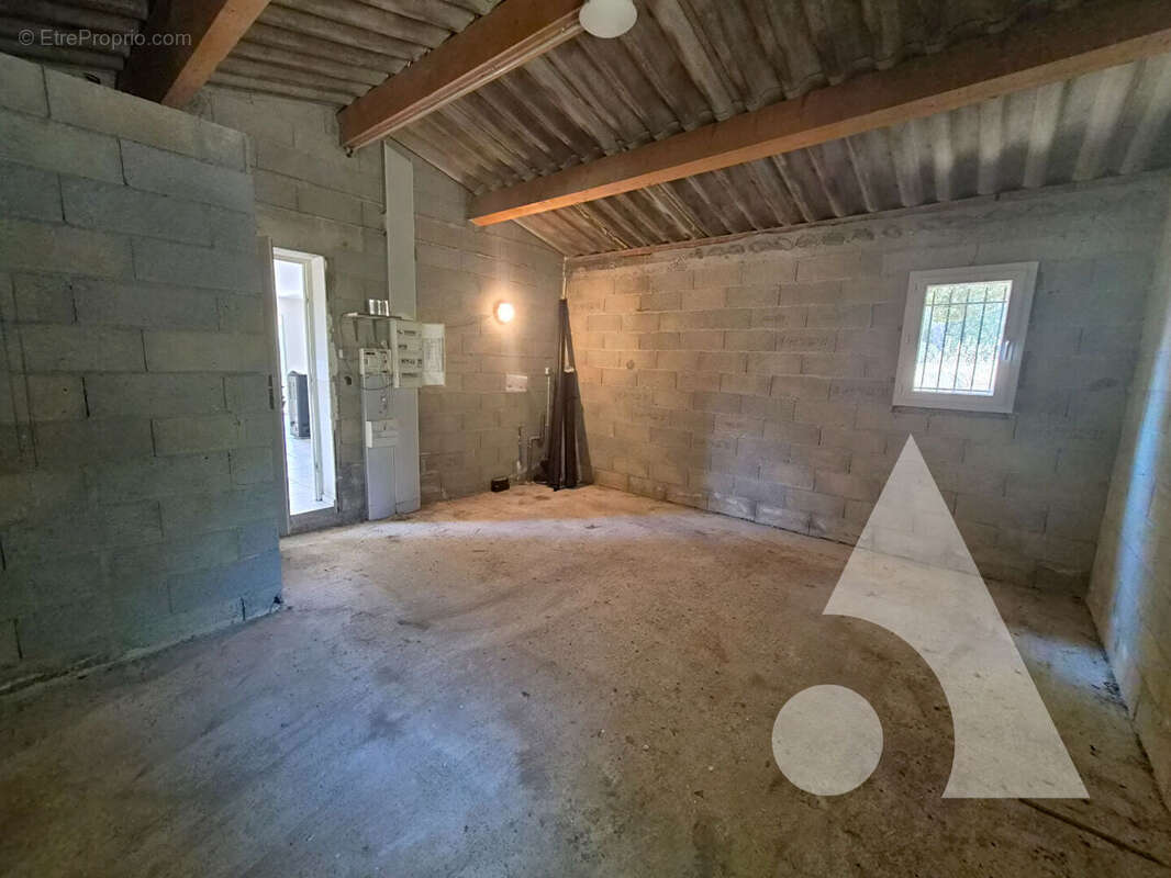 SILLANS-LA-CASCADE ? Maison de plain-pied de 88 m² sur terrain de 1.500 m² ? 282.000 - photo 15