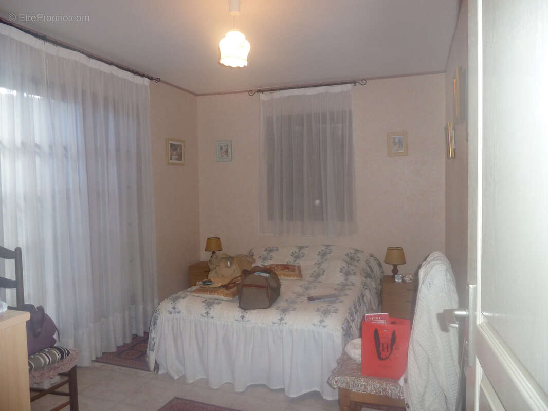 Maison à PUY-L&#039;EVEQUE