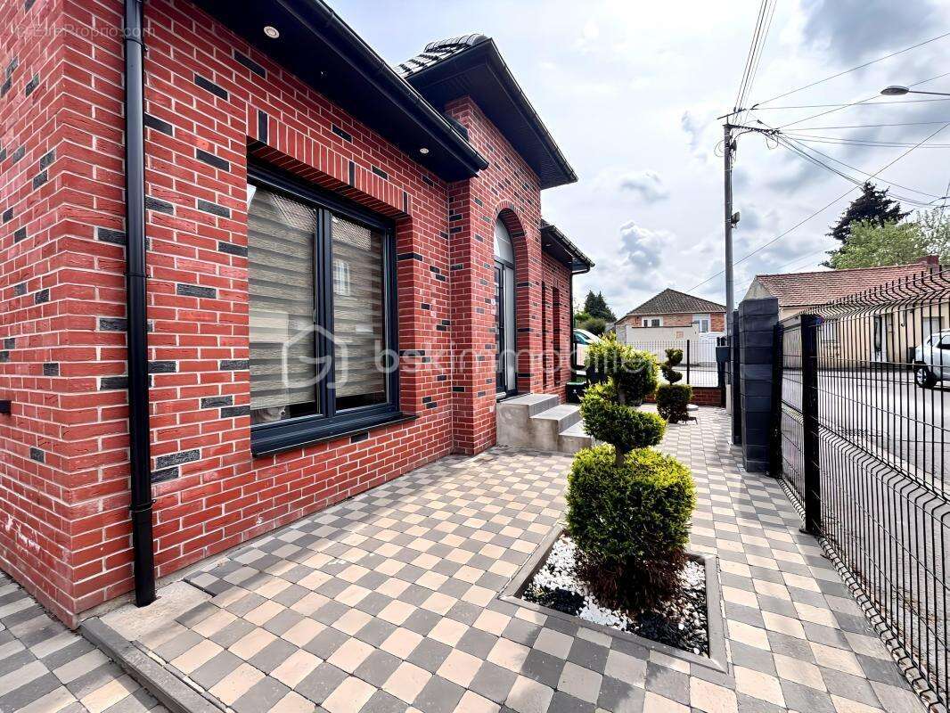 Maison à DOUCHY-LES-MINES