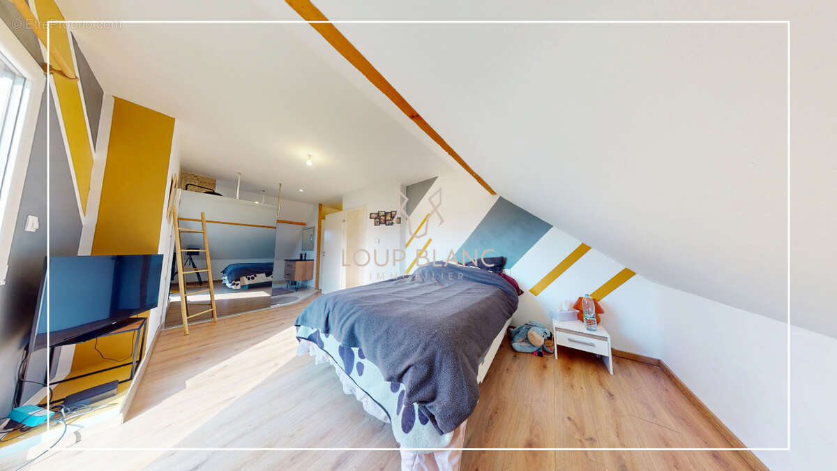 Maison à CHAMPAGNEY