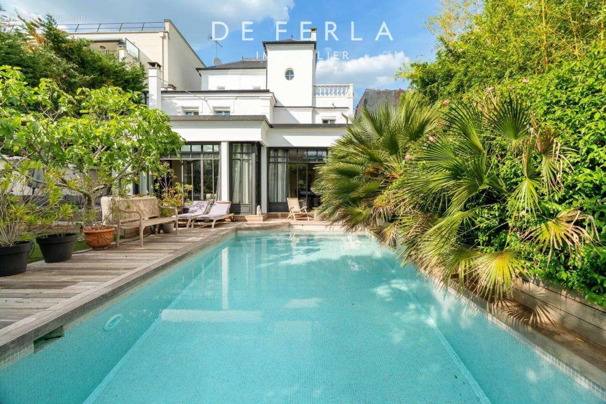 Maison à SAINT-MAUR-DES-FOSSES