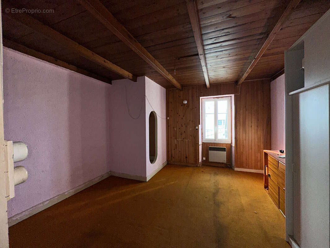 Maison à SAINT-JUST-LUZAC