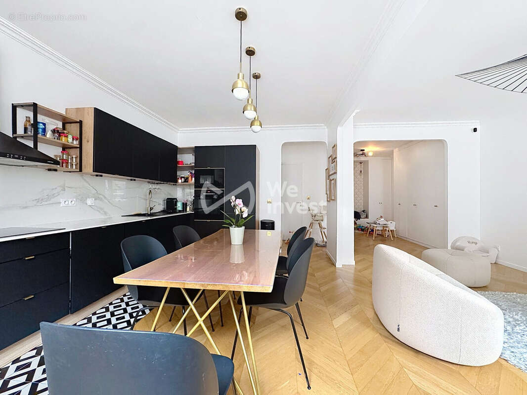 Appartement à PARIS-16E