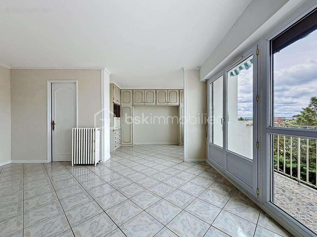 Nouveau bezons au dernier etage – t3 avec balcon cave et un box - photo 8