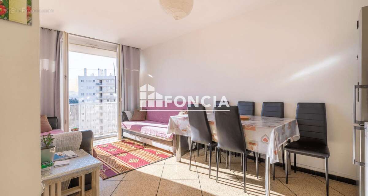 Appartement à MARSEILLE-9E