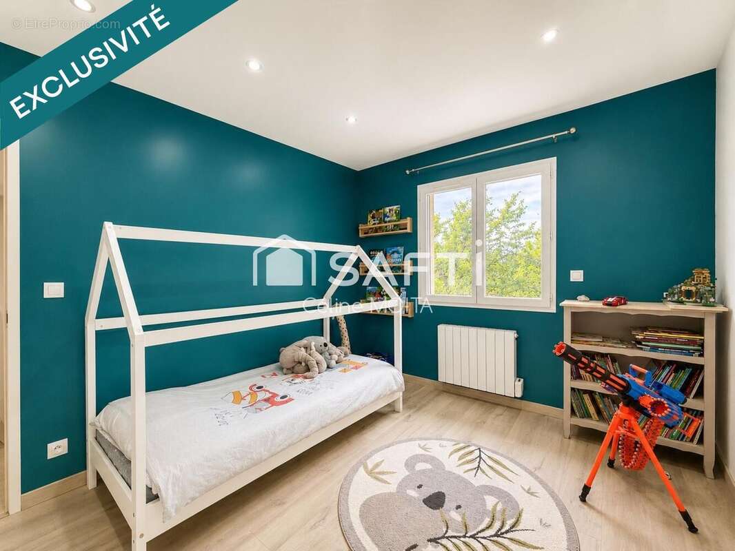 Maison 118 m² à Oytier-Saint-Oblas  - photo 9