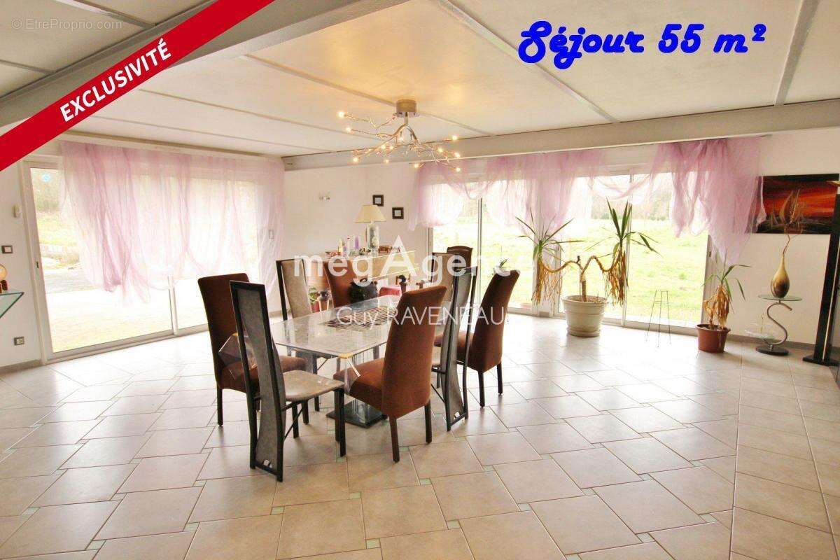 Maison à LONGUE-JUMELLES