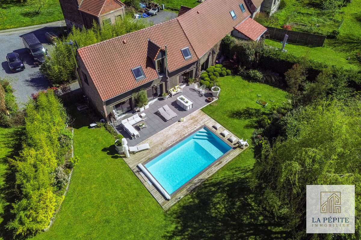 Maison à COUTICHES