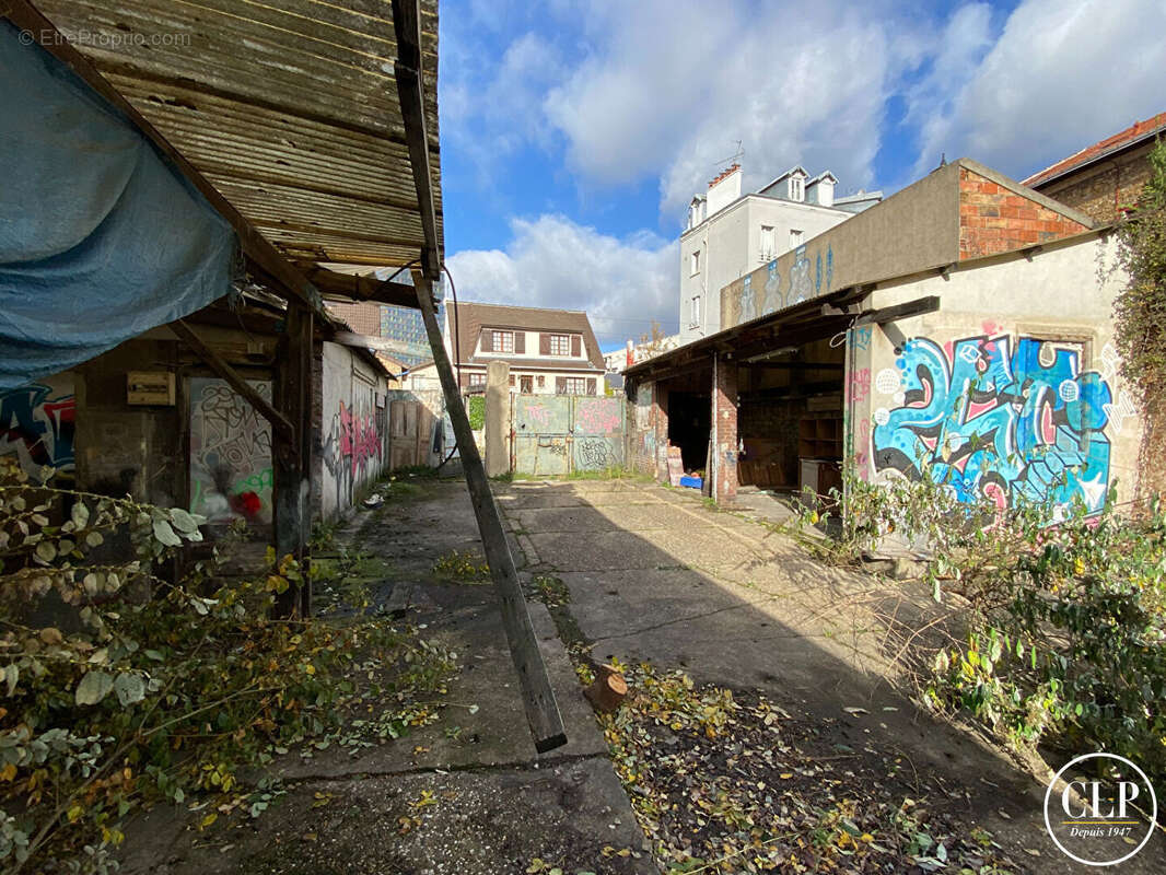 Terrain à MONTREUIL