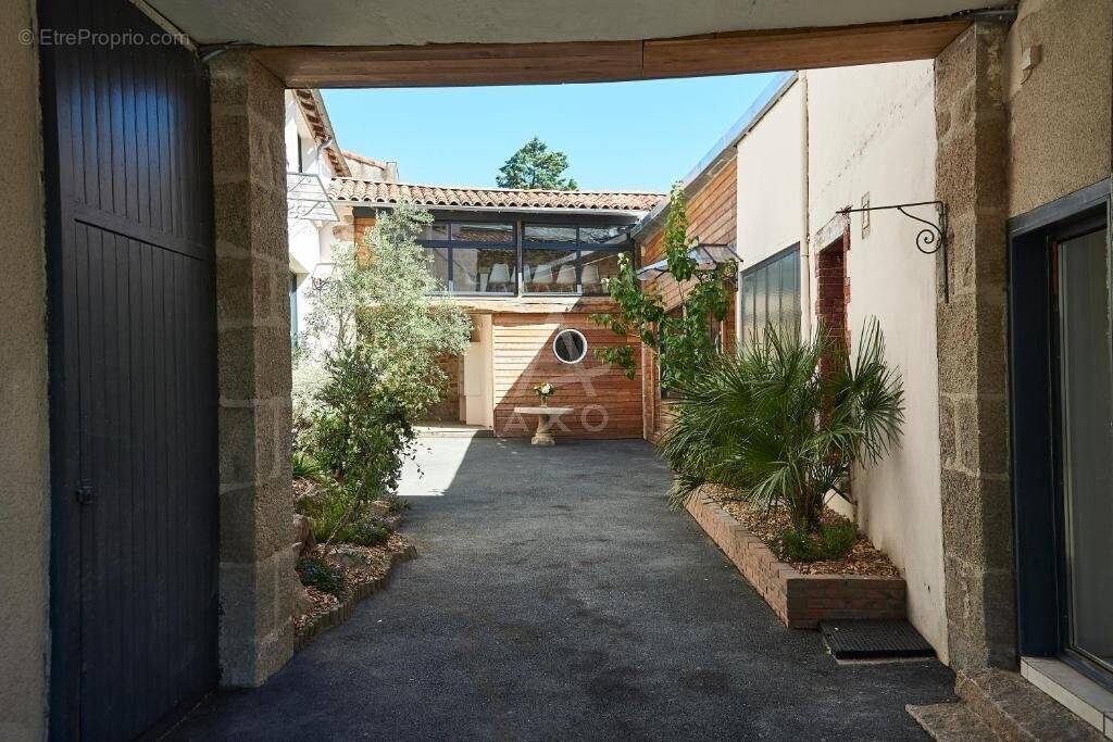 Maison à MORTAGNE-SUR-SEVRE