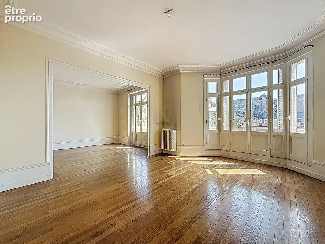T4 de 93 m², vue magnifique sur le château! - photo 3