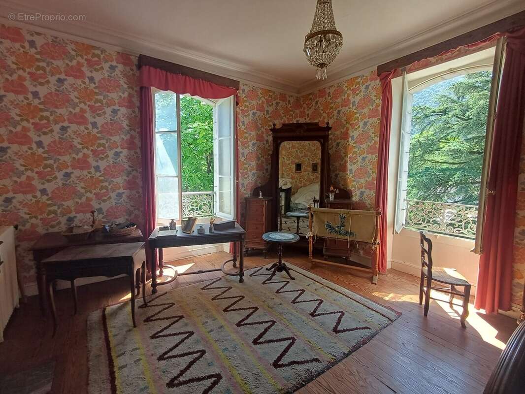 Maison 280 m² à Louvie-Juzon  - photo 4