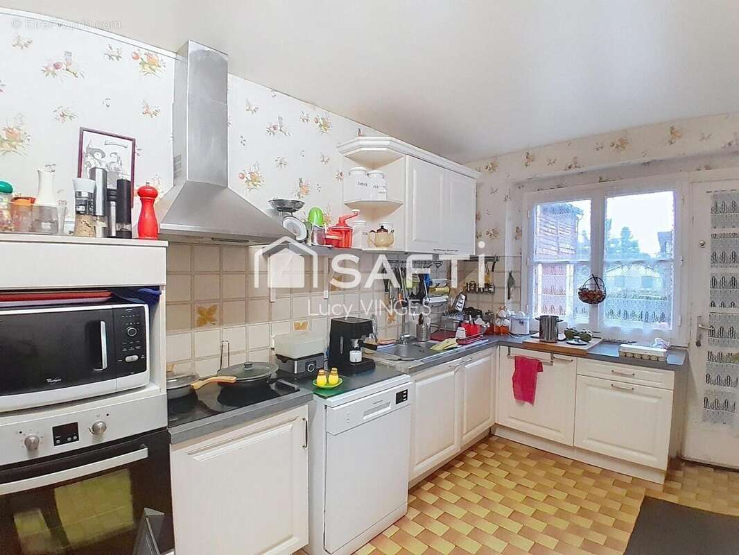 Maison 170 m² à Puy-L'eveque  - photo 2