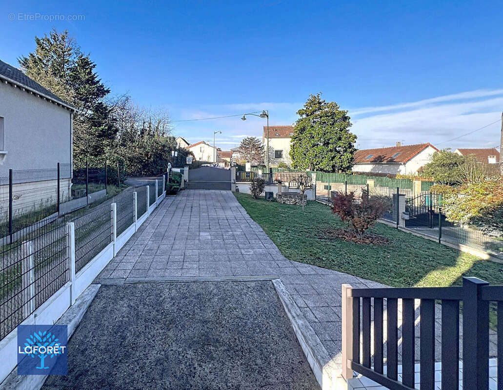 Maison à CORBEIL-ESSONNES