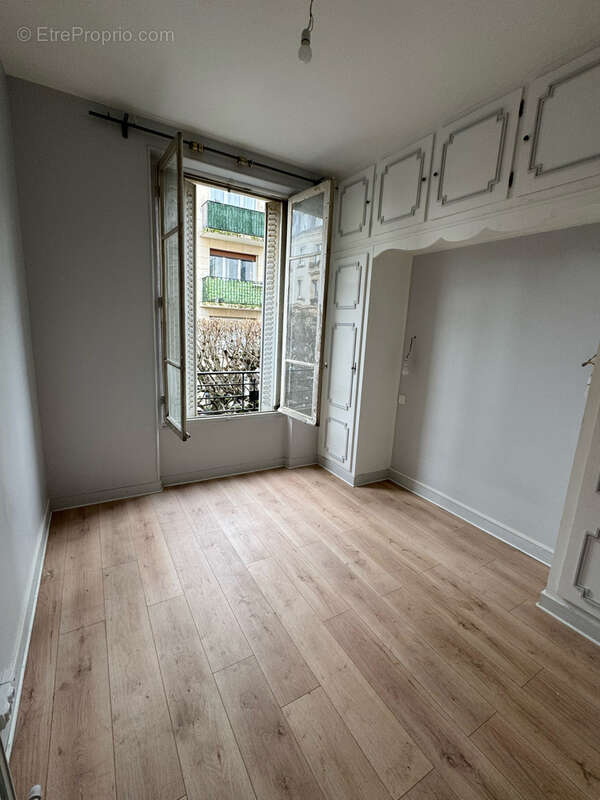 Appartement à LA GARENNE-COLOMBES