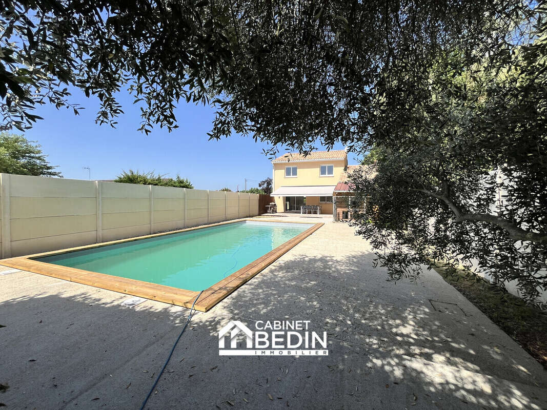 Maison 130 m² à Le Taillan-Medoc  - photo 2