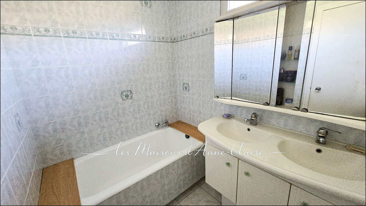 Maison  plain-pied 94 m2 / 4 chambres  / garage/ véranda/ jardin clos et paysager - photo 14