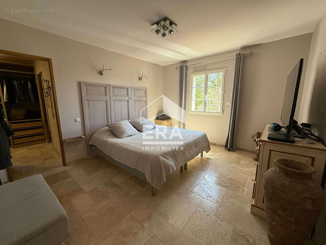 Maison à SAINT-MAXIMIN-LA-SAINTE-BAUME