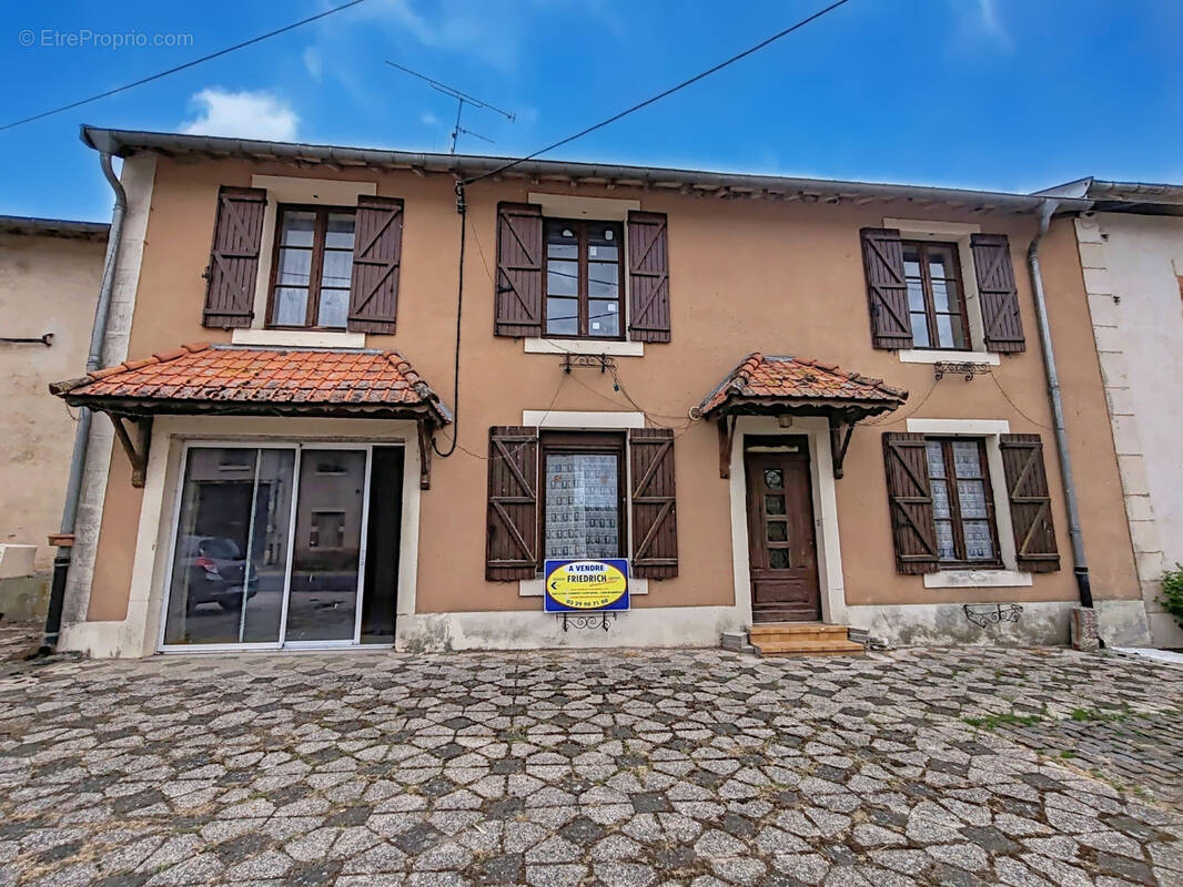 Maison à LAMORVILLE