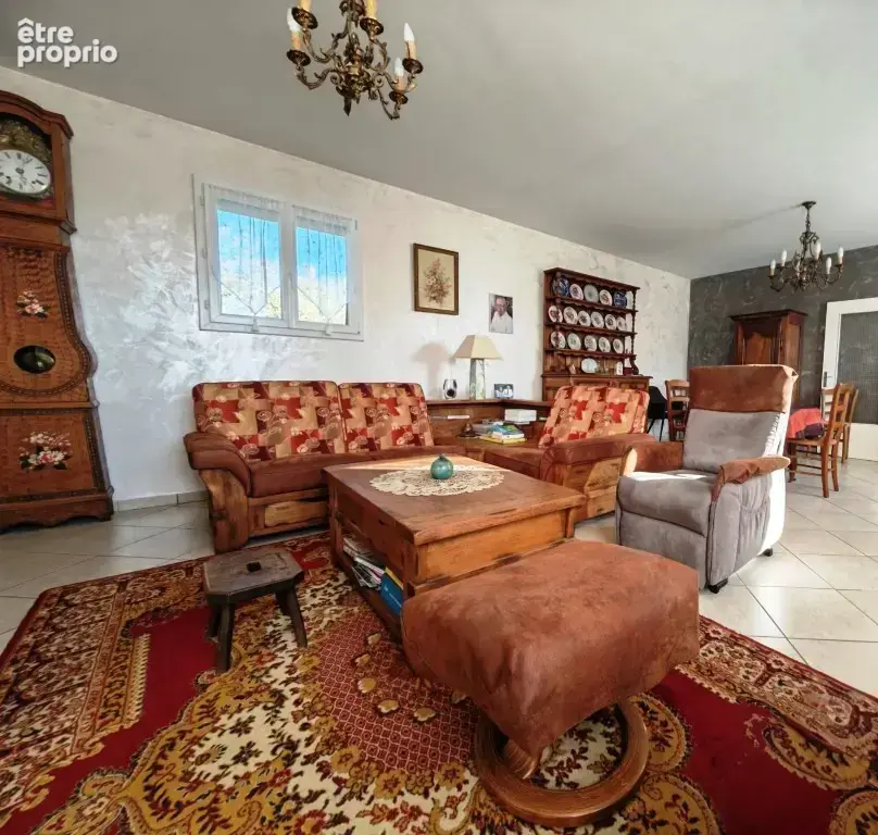 Maison avec piscine chauffée - grange - terrain - photo 2