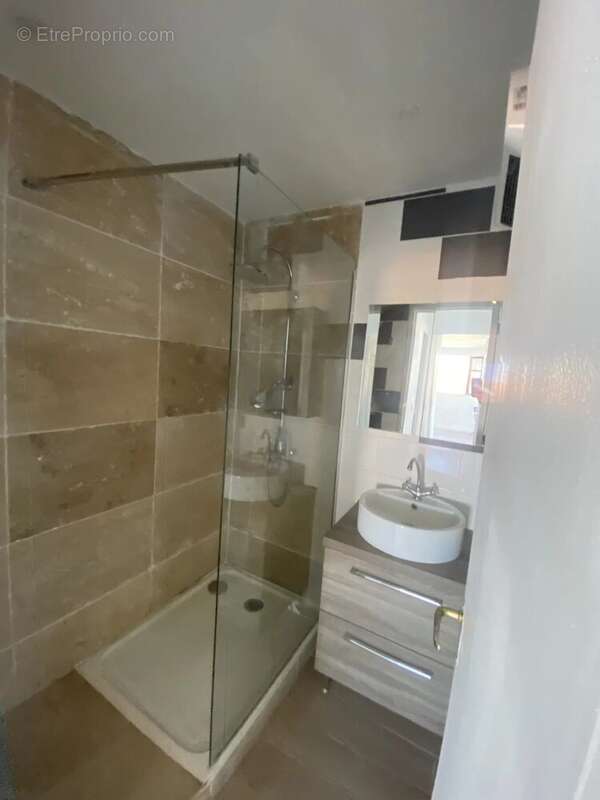 Appartement à MARSEILLE-4E