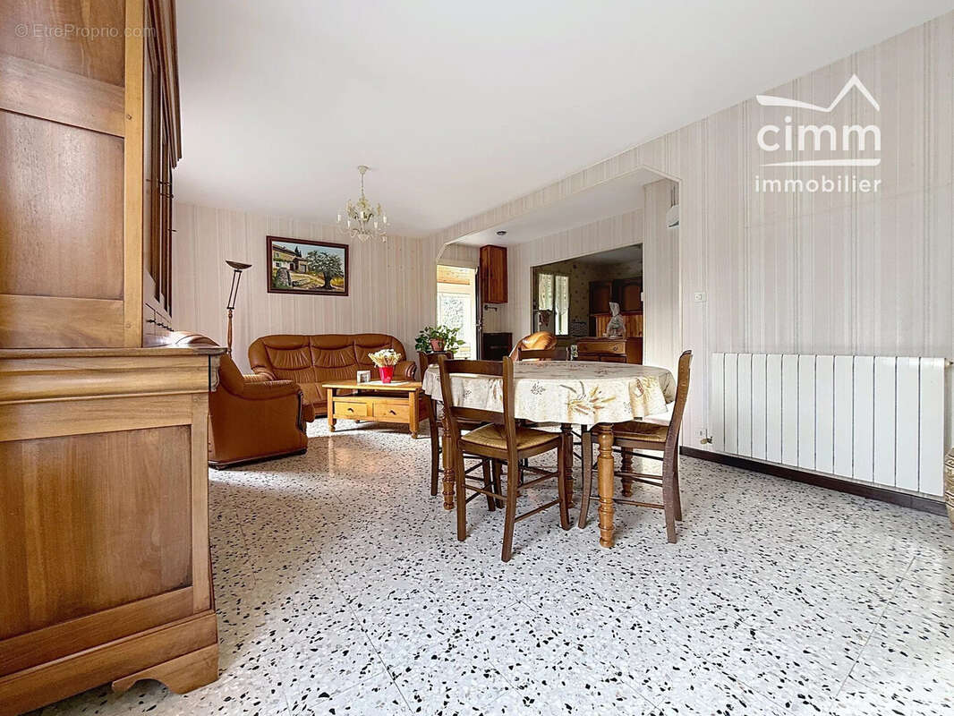 Maison à PERNES-LES-FONTAINES