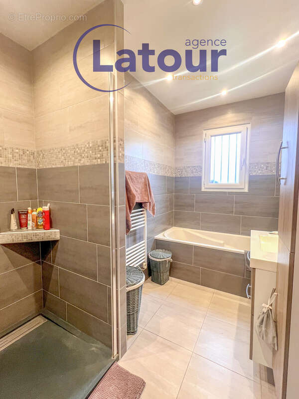 Maison à LA CHAPELLE-FORAINVILLIERS