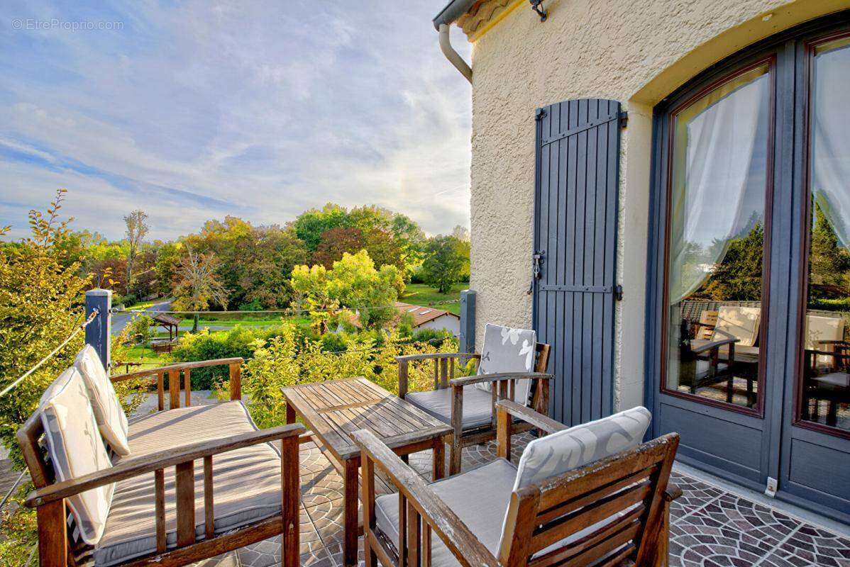 Maison à FARGUES-SAINT-HILAIRE