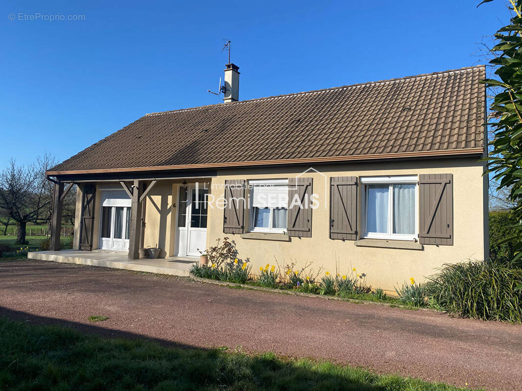 Maison à CONDE-SUR-SARTHE