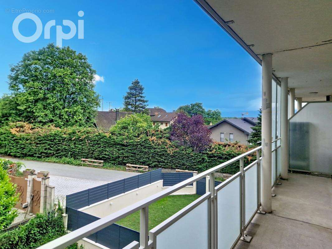 Appartement à ETREMBIERES