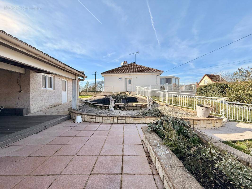 Maison à LAMARCHE-SUR-SAONE