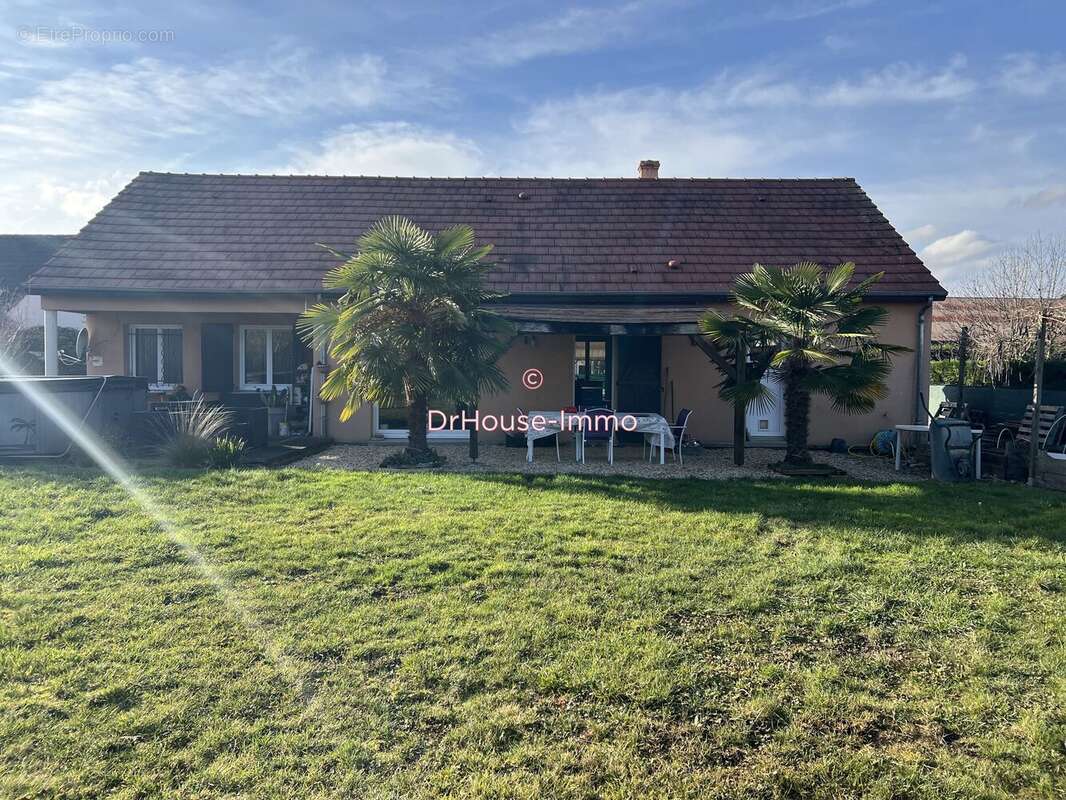 Maison à SAINT-DOULCHARD