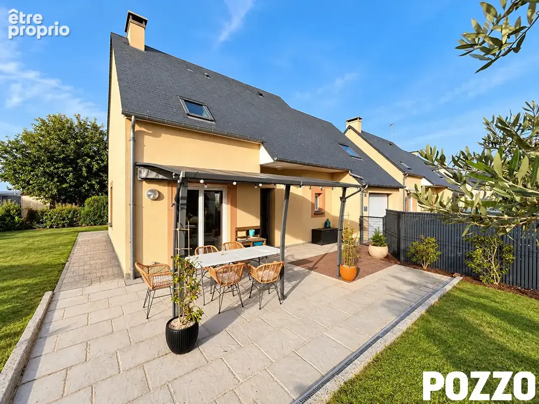A Vendre - Saint Hilaire Du Harcouet - Maison 5 pièce(s) 98 m² - PROXIMITE DES SERVICES - GARAGE - photo 2