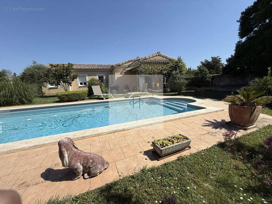 Maison à MONTELIMAR