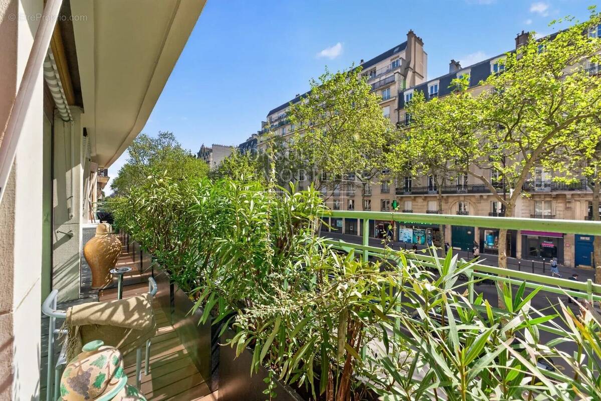 Appartement à PARIS-15E