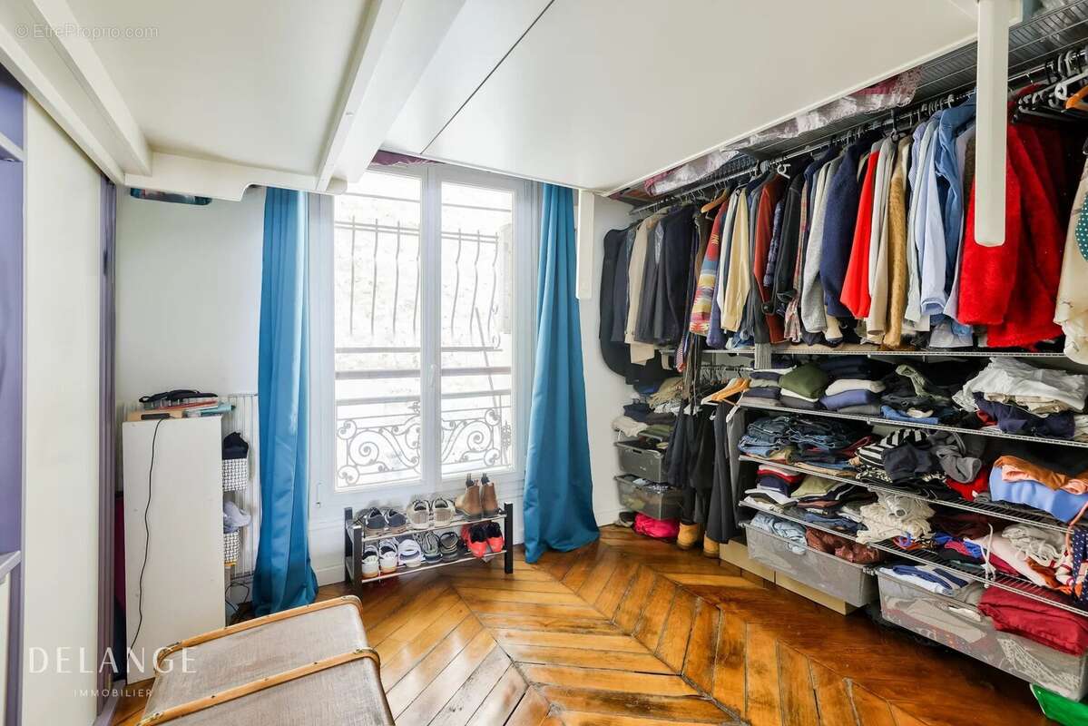 Appartement à PARIS-17E