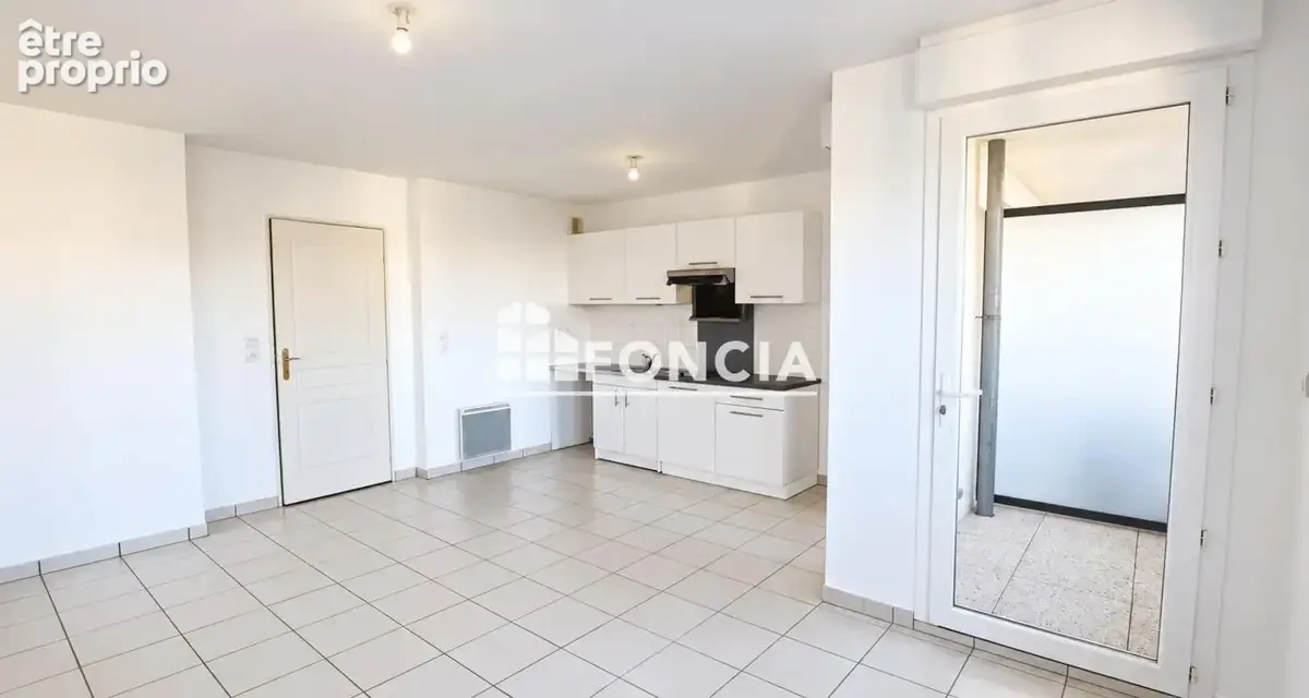 CAEN CAPONIERE – T2 avec loggia et garage - photo 2