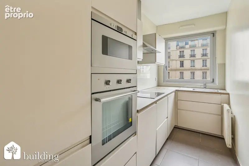 George V Paris 8ème - Appartement 3 pièces 75 m² - photo 4