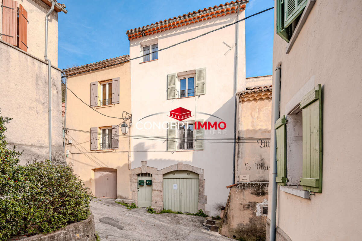 Maison à MEOUNES-LES-MONTRIEUX