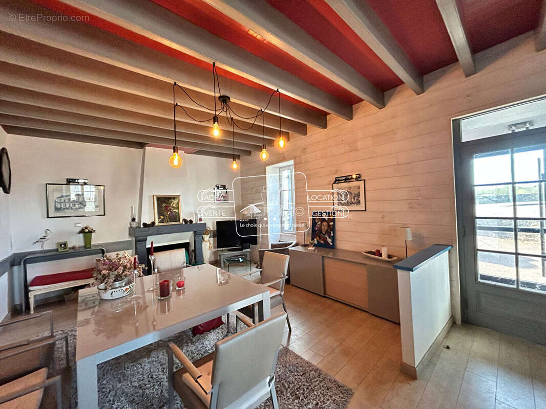 Maison à SAINT-JULIEN-DE-CONCELLES