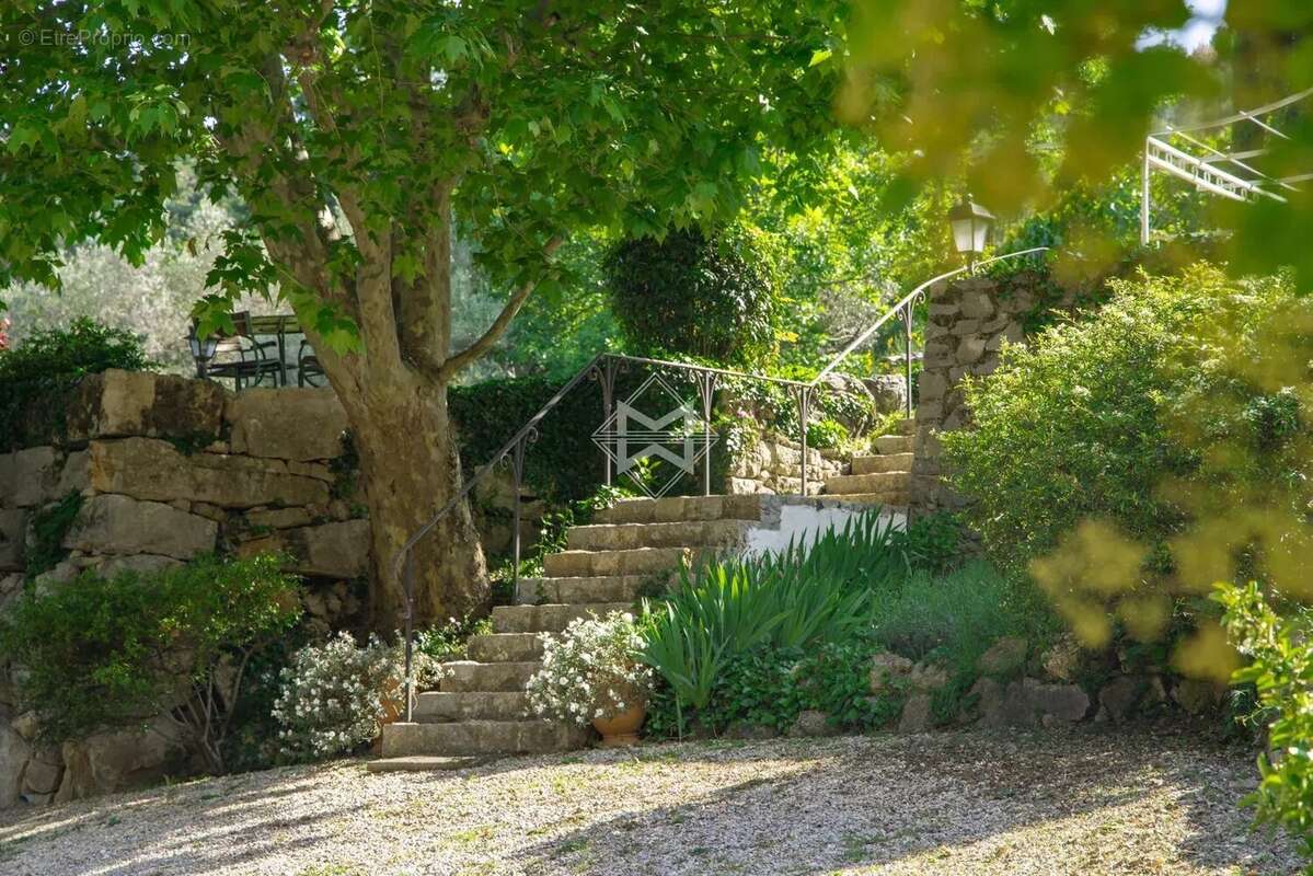 Canton de Fayence – Charmante maison provençale avec vue sur le vieux village - photo 11