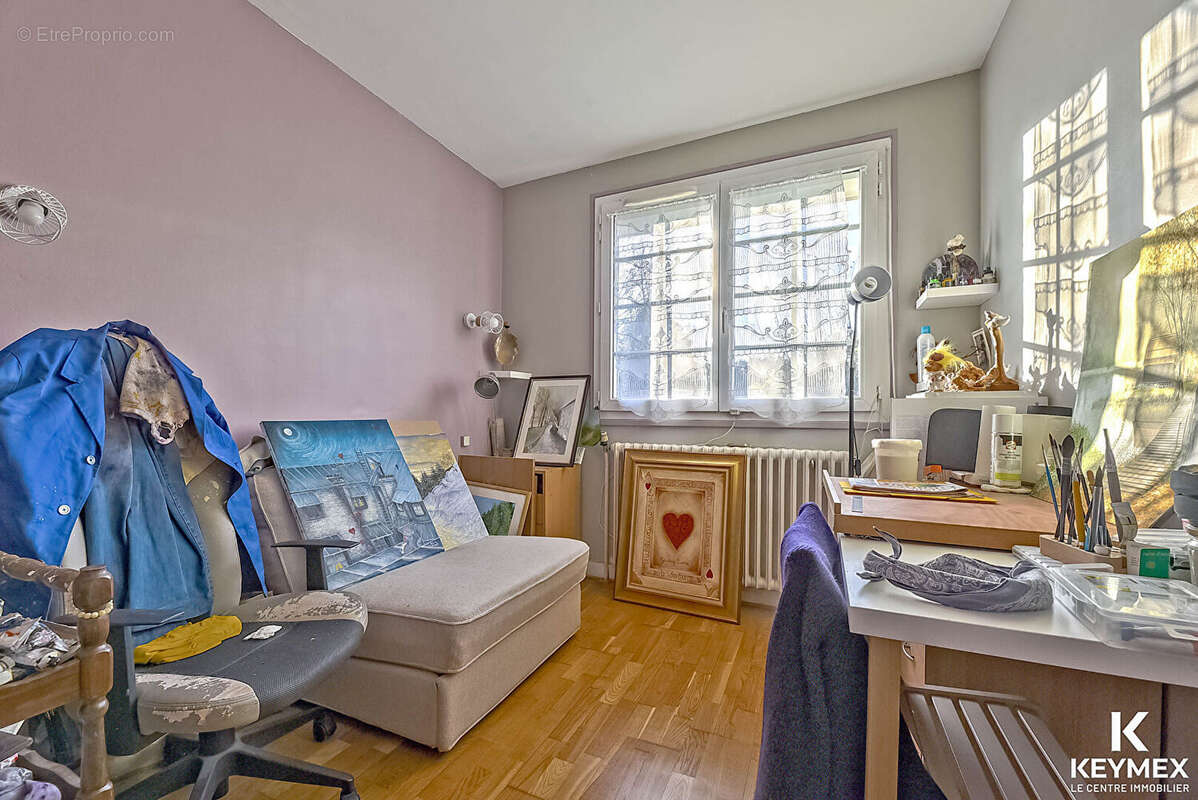 Maison à LE THILLAY