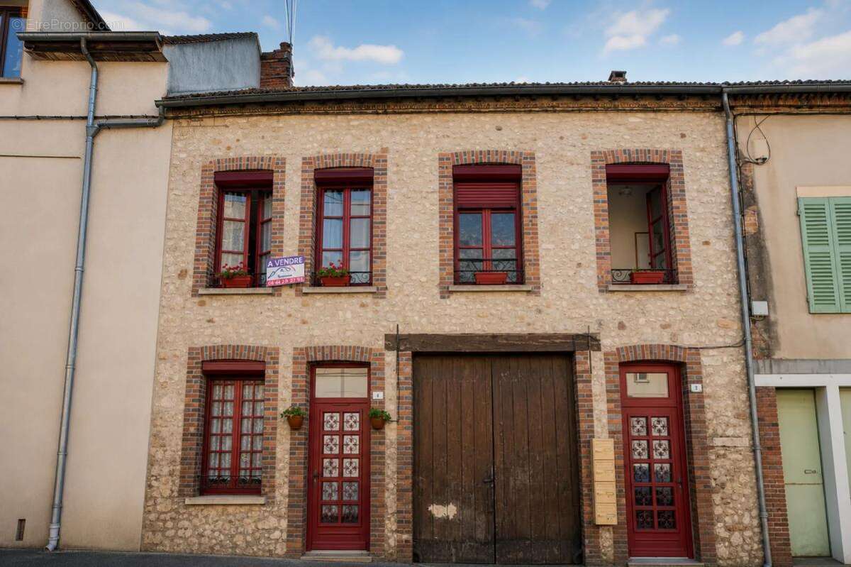 Appartement de 4 pièces de 80 m² à Lorrez-le-Bocage-Préaux - photo 2