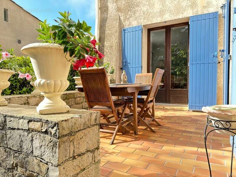 Appartement à GREOUX-LES-BAINS