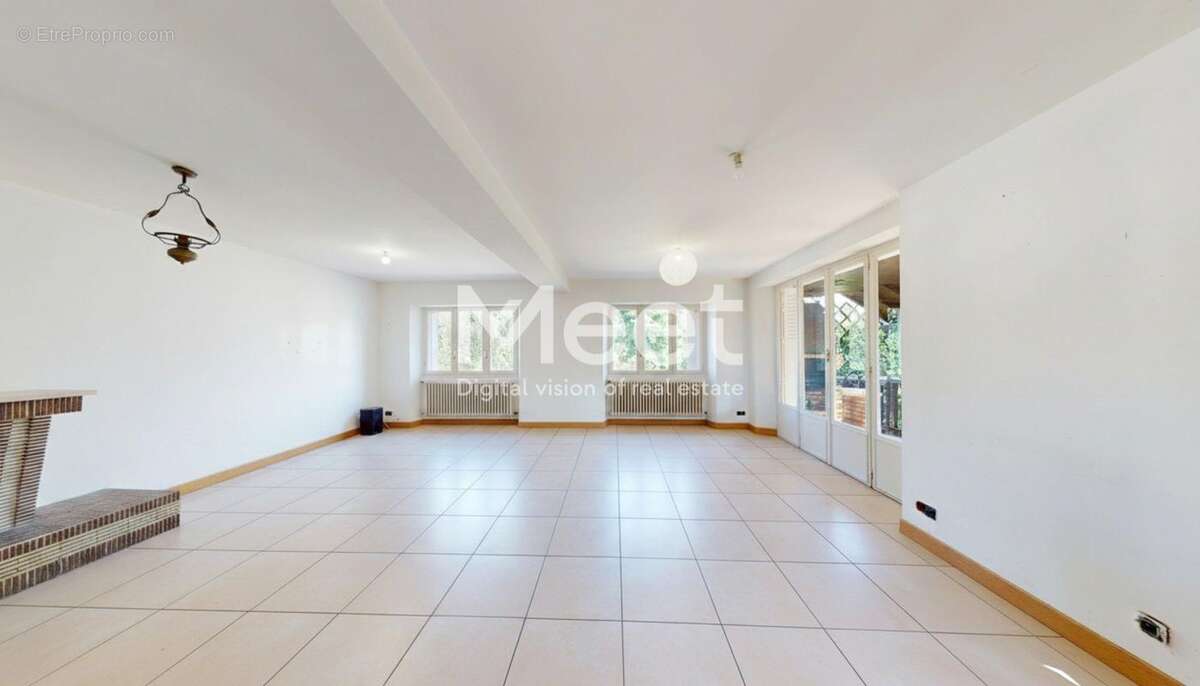Maison - 4 pièces - 3 chambres - jardin et dépendances - photo 3