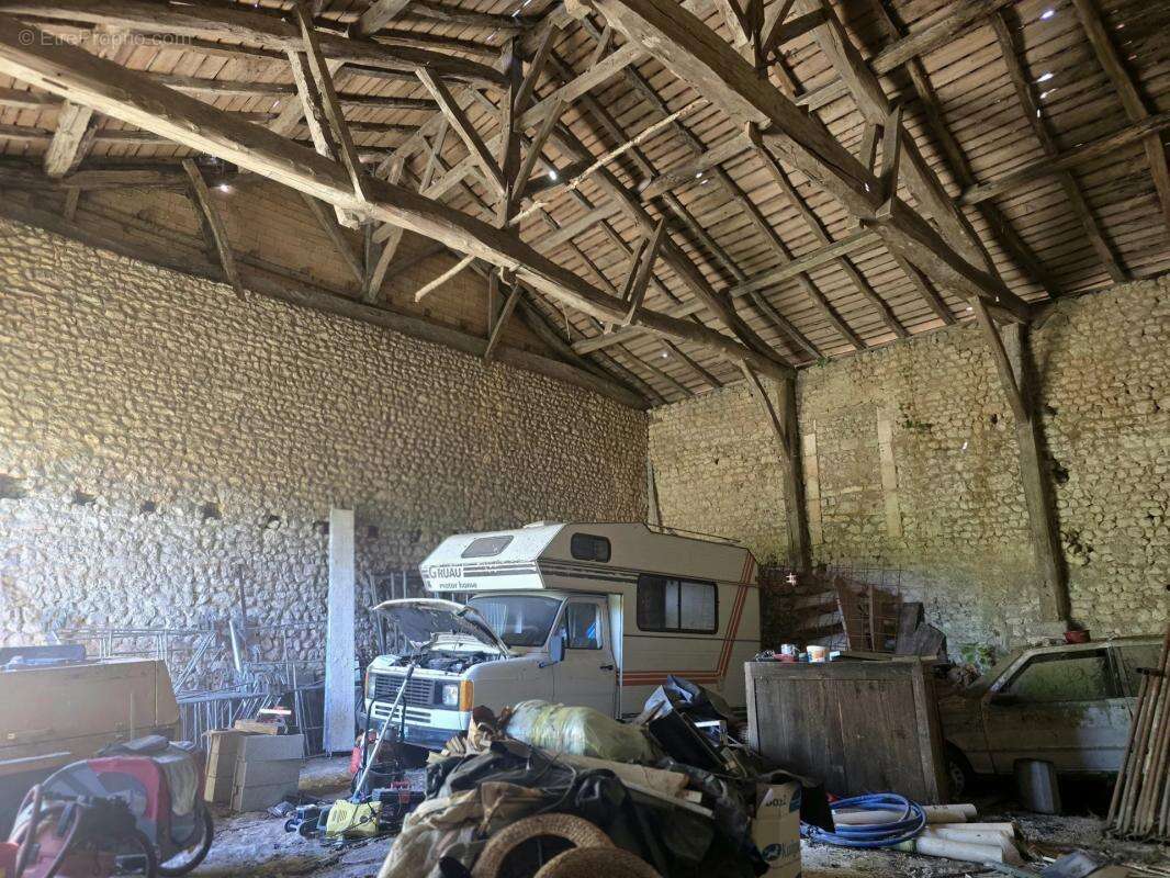 Maison à SALLES-LAVALETTE