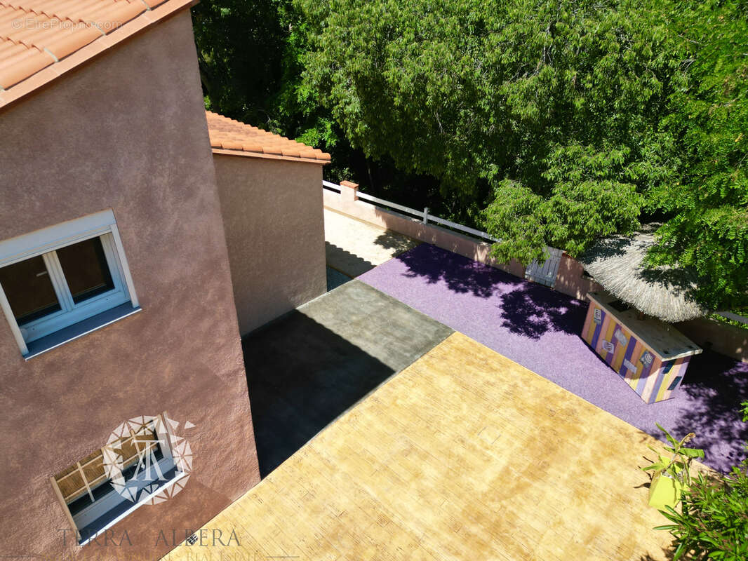 Maison à LAROQUE-DES-ALBERES